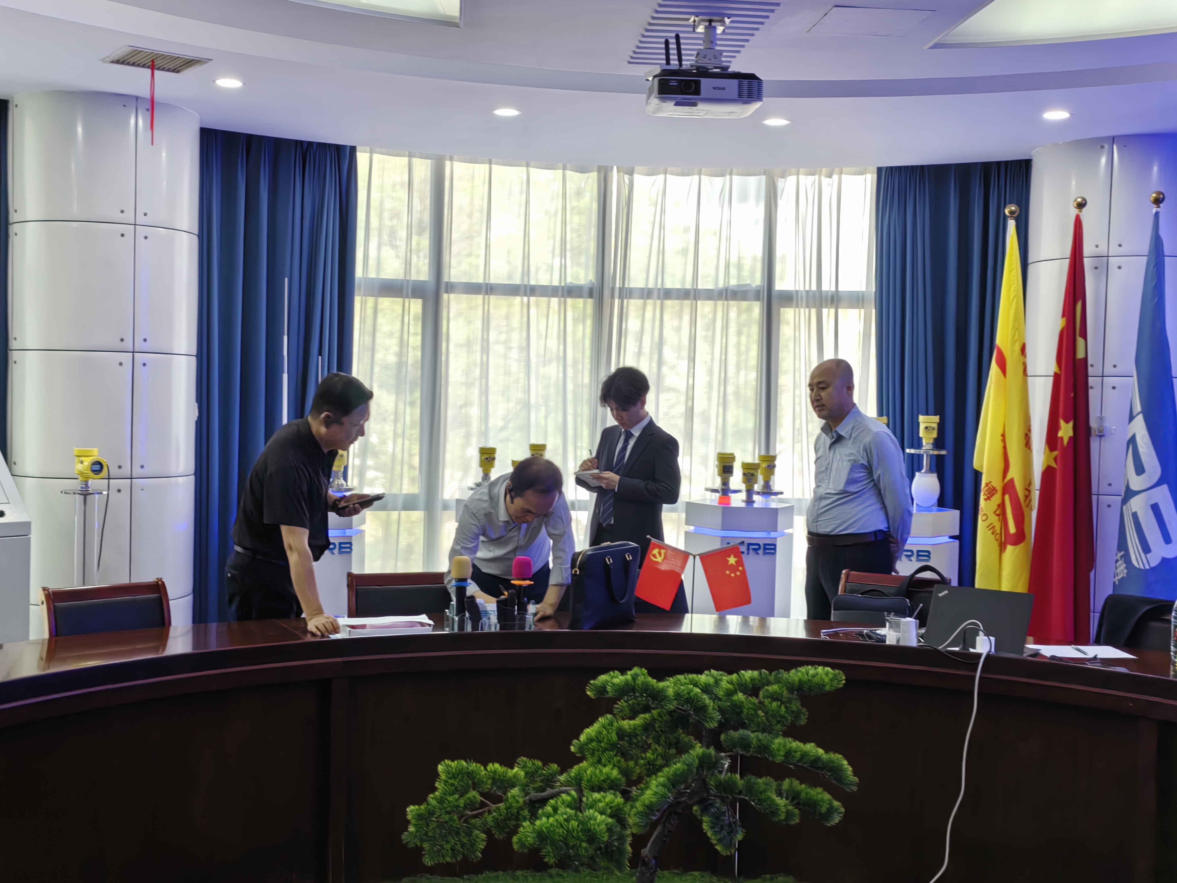 韓國(guó)客戶(hù)到訪(fǎng)北京精誠(chéng)瑞博 開(kāi)展技術(shù)交流與車(chē)間考察