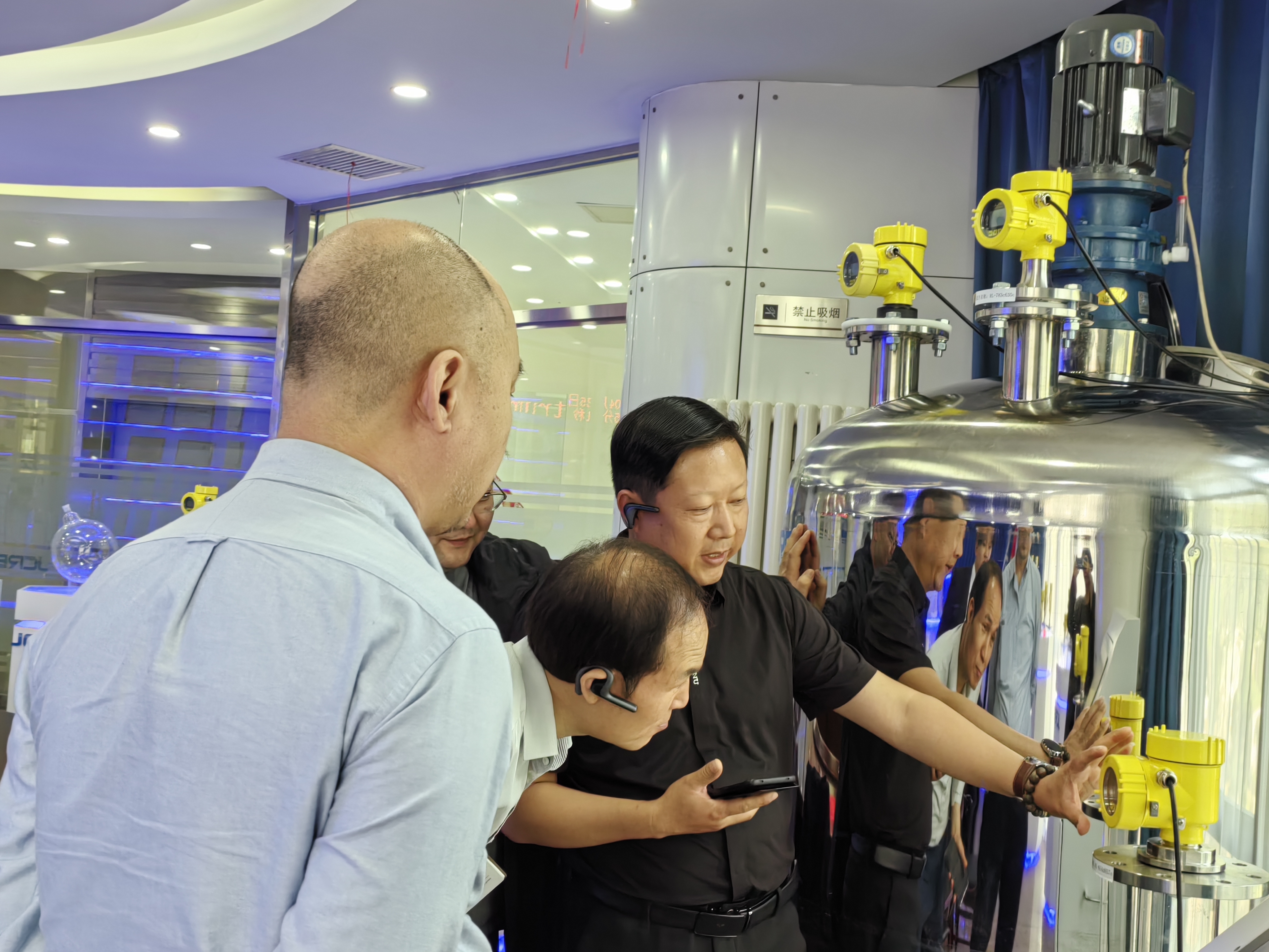 韓國(guó)客戶(hù)到訪(fǎng)北京精誠(chéng)瑞博 開(kāi)展技術(shù)交流與車(chē)間考察