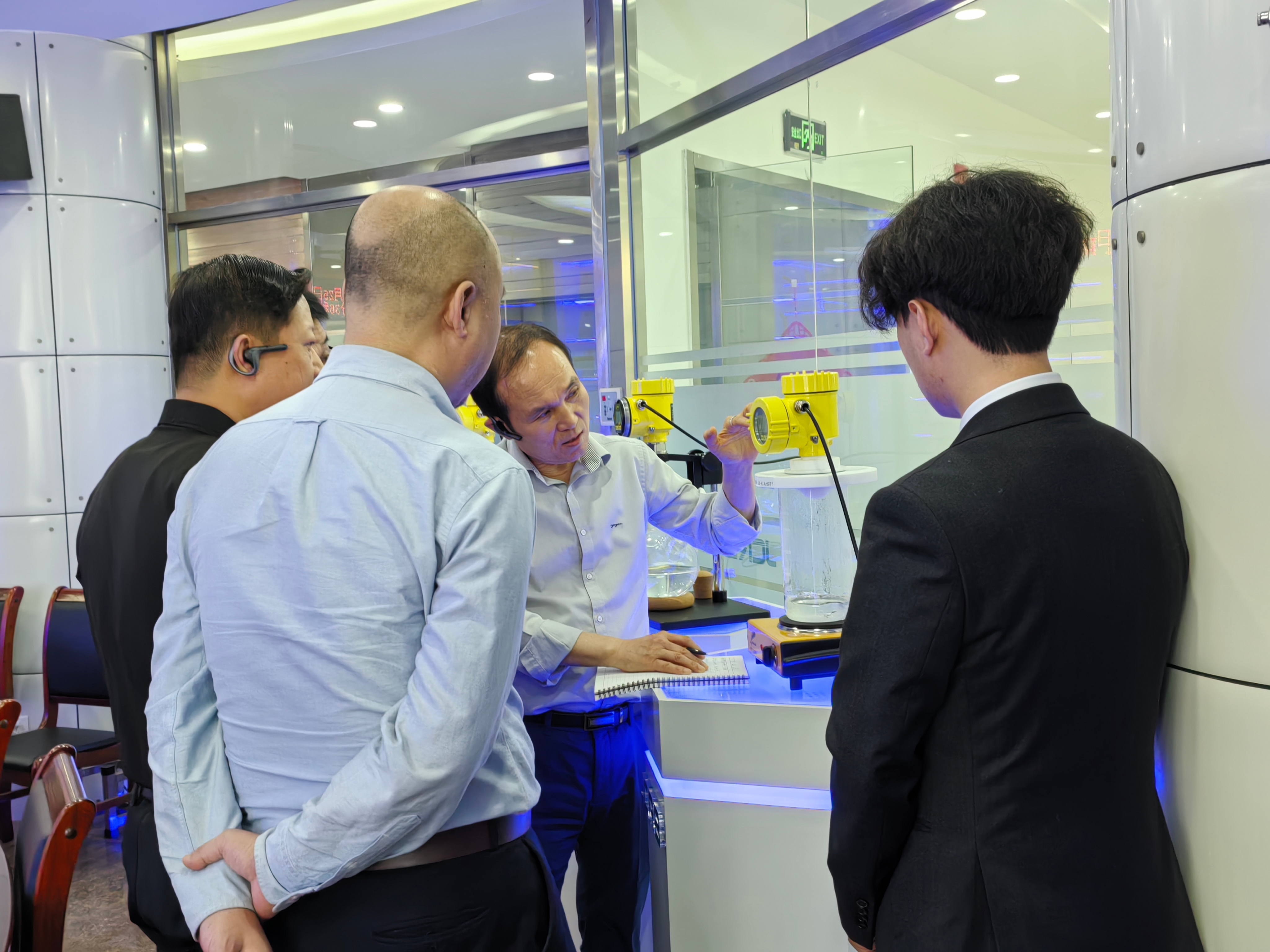 韓國(guó)客戶(hù)到訪(fǎng)北京精誠(chéng)瑞博 開(kāi)展技術(shù)交流與車(chē)間考察