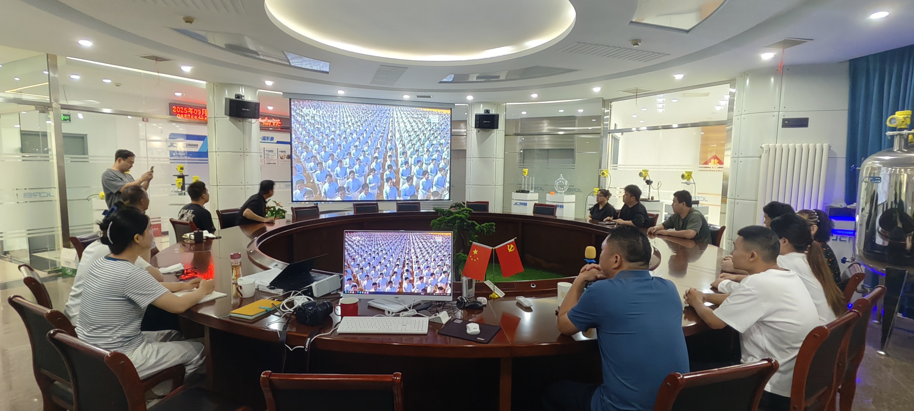 銘記歷史 砥礪前行——精誠(chéng)瑞博儀表組織觀看抗戰(zhàn)勝利閱兵直播?